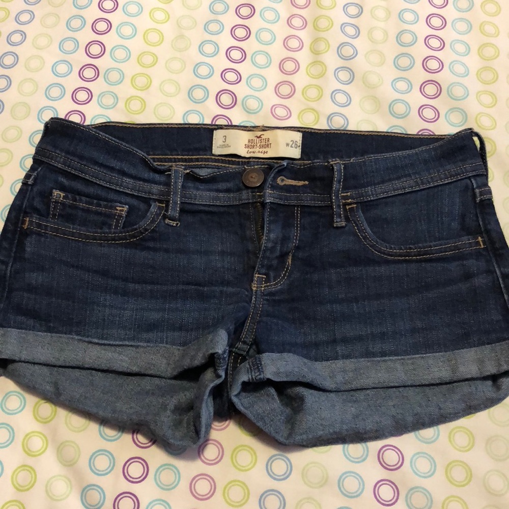Hollister size 3 low rise short short